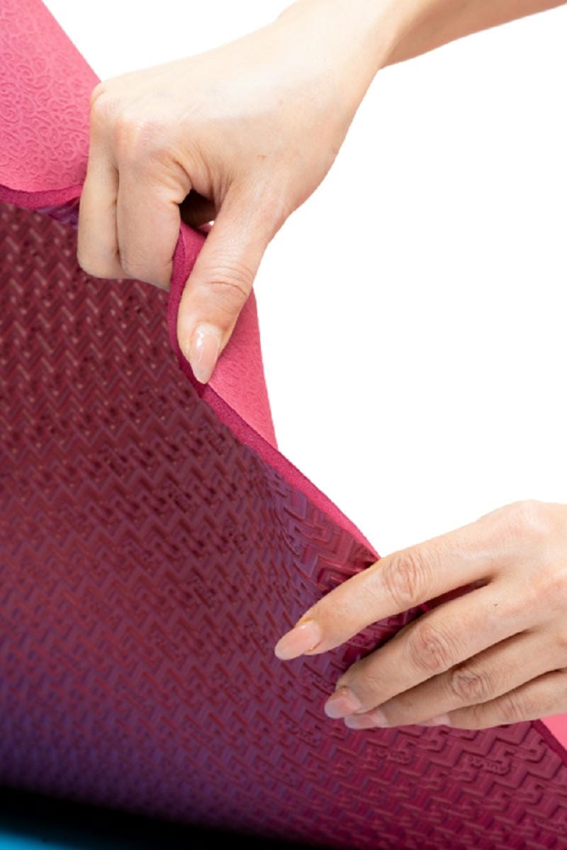 Thảm yoga EVA phù hợp cho tập tại nhà nếu bề mặt đủ bám, độ dày
